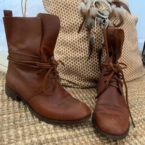 MICHAEL KORS genuine leather boots sz 8.5